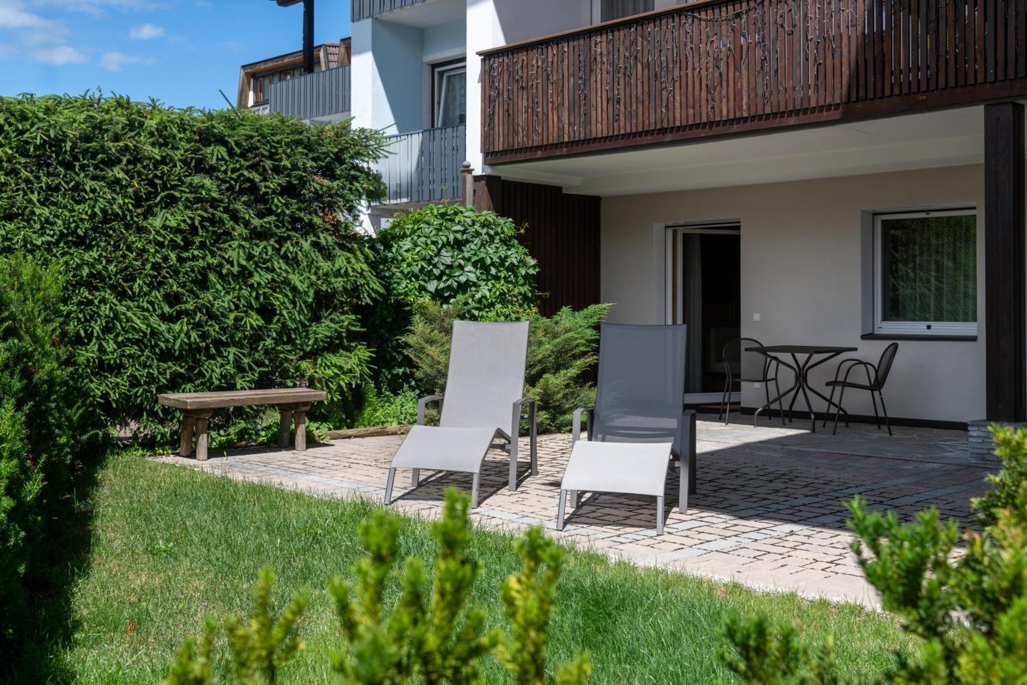 Alma Mountain Residence Dobbiaco Exterior photo